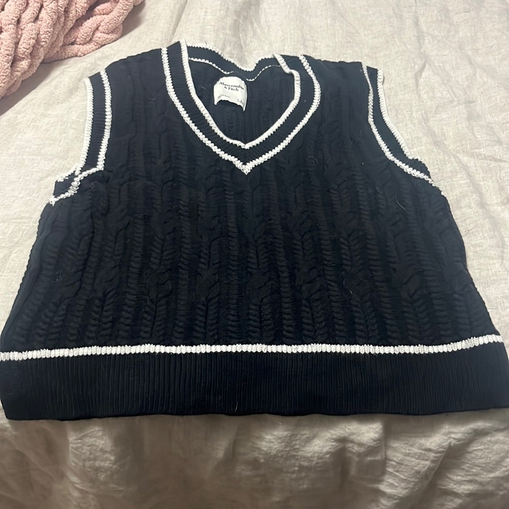 Black Abercrombie vest-worn once